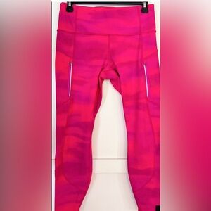 Athleta Hot Pink Rainer Printed Tight leggingd size women’s medium